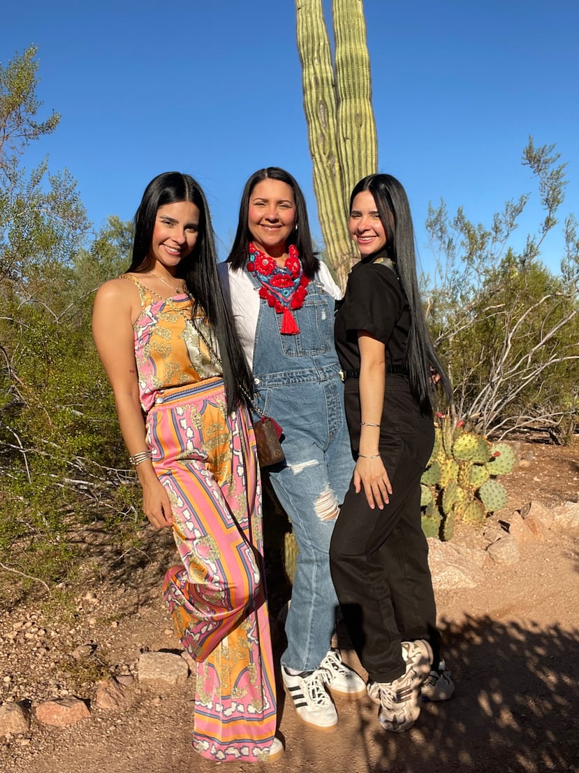 Johanna Bruno, Media Planner de de la Cruz Ogilvy, con Stephanie y Nathalie.
