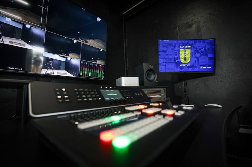 Alcalde de San Juan Miguel Romero y Jowell inauguran plantel y nuevo programa educativo San Juan Urbano. Suministrada