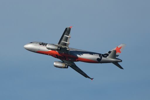 Imagen de la cobertura de: Aerolínea cobrará por usar los compartimentos superiores para equipaje