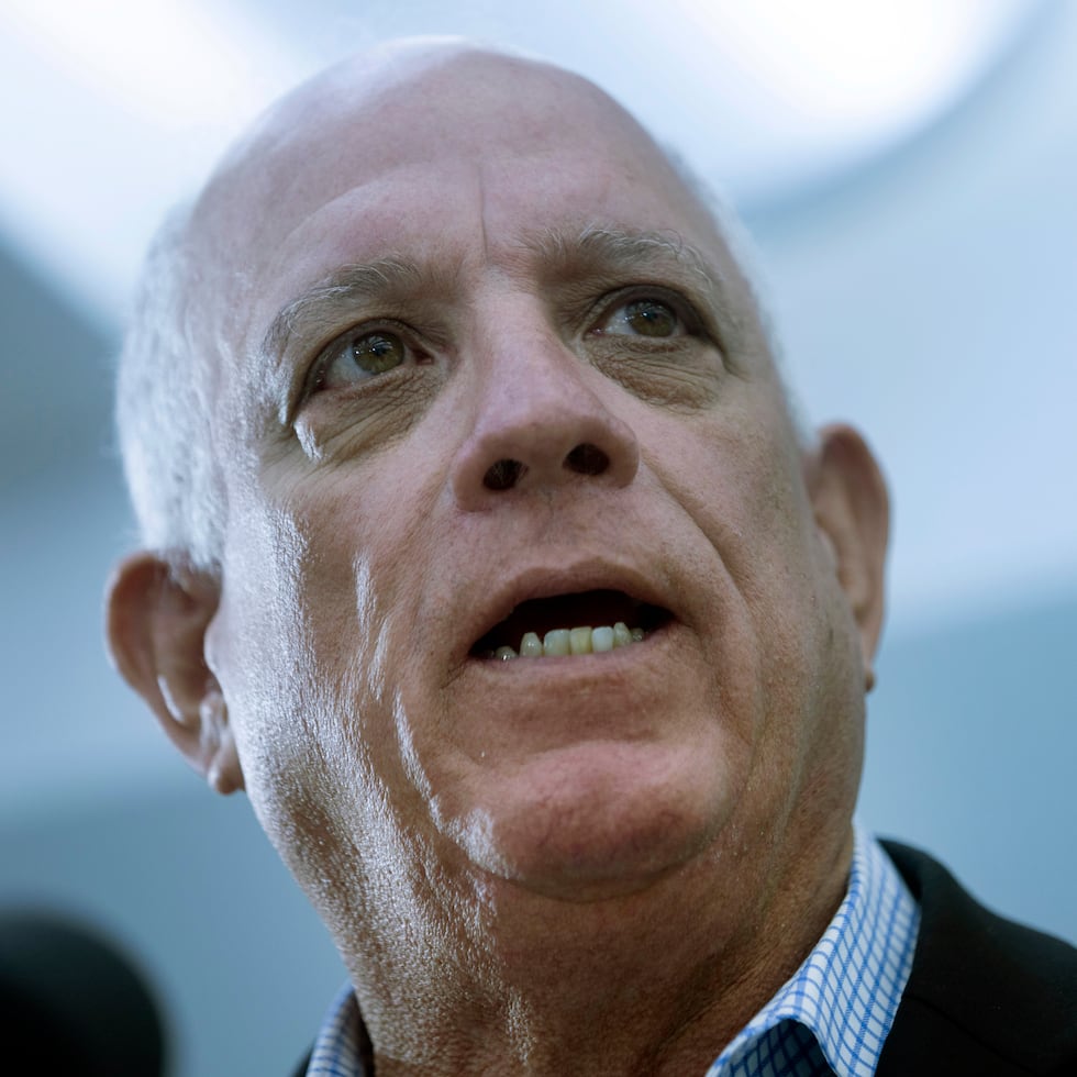 El economista Graham Castillo aseveró que este año, se anticipa que el sector de autos experimente otro descenso en su volumen de ventas por diversos factores, entre estos, la incertidumbre asociada con la guerra en el Medio Oriente.