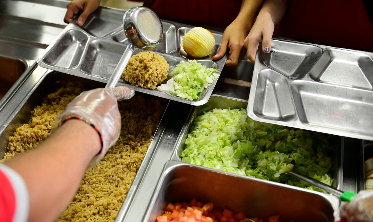 Secretario de Educación niega escasez de alimentos en comedores escolares pese a denuncias