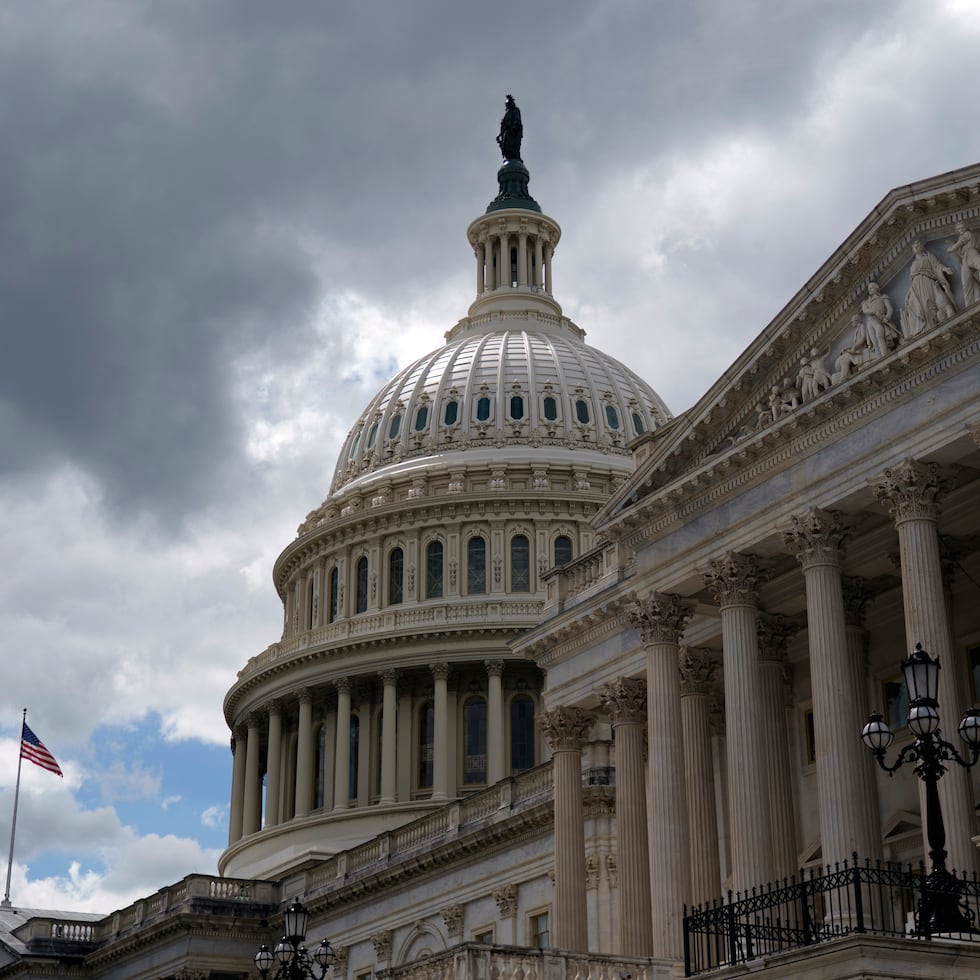 El Senado de Estados Unidos considerará este mes el proyecto de reconciliación fiscal, que ahora incluye $1,000 millones para el salón de baile de la Casa Blanca.