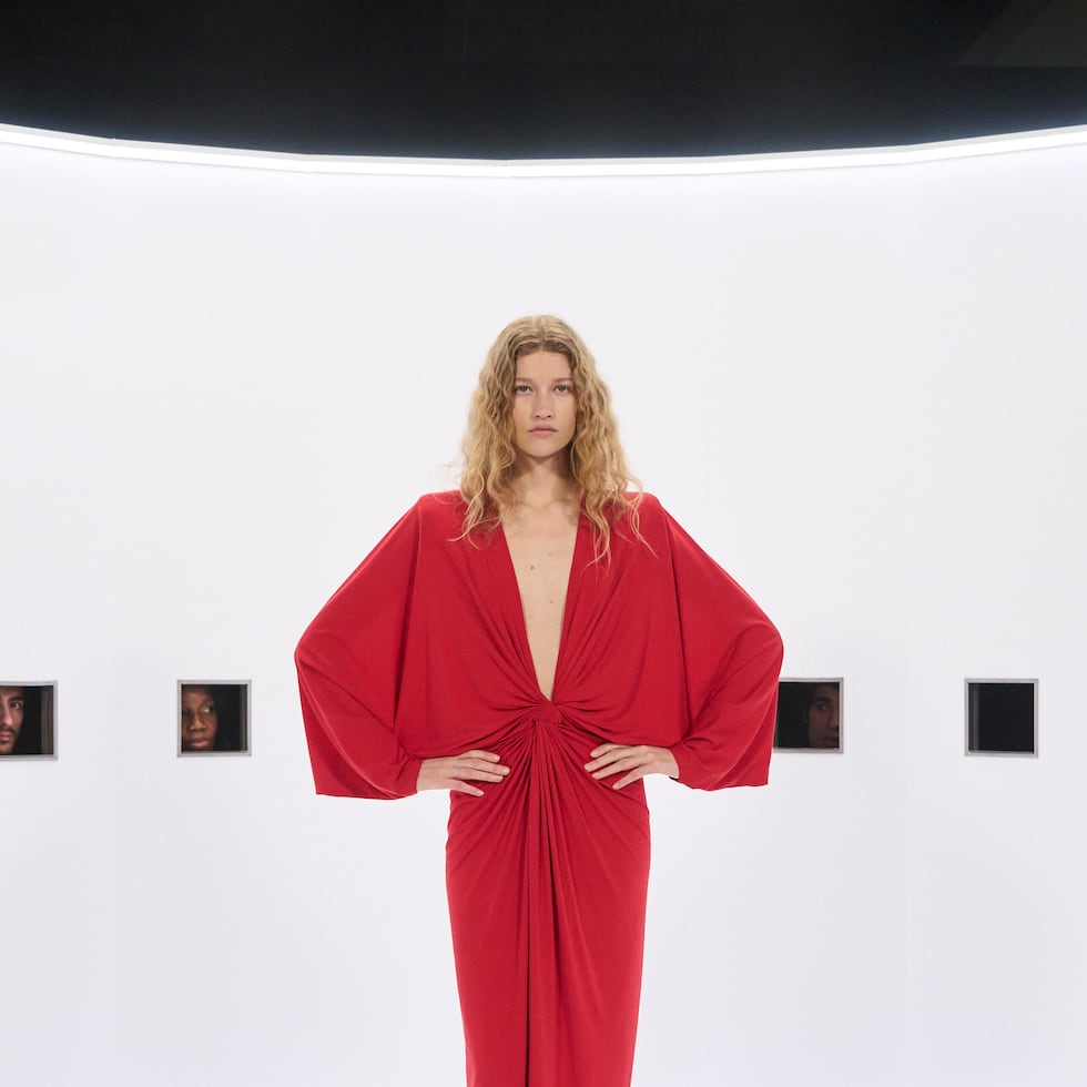 El miércoles tuvo lugar en París el primer desfile de alta costura de Valentino desde el funeral de su fundador, Valentino Garavani