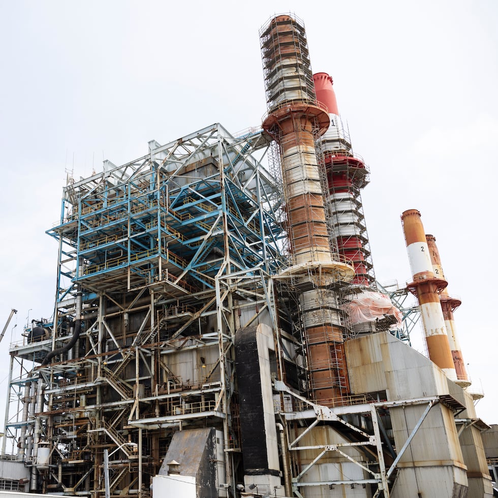 The Power Expectations contract provides for the supply of 400 megawatts of temporary electricity generation at the Aguirre power plant.