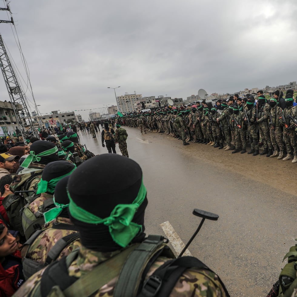 Fotografía de archivo de milicias de las Brigadas de Al-Qasam, brazo armado del movimiento islamista Hamas.