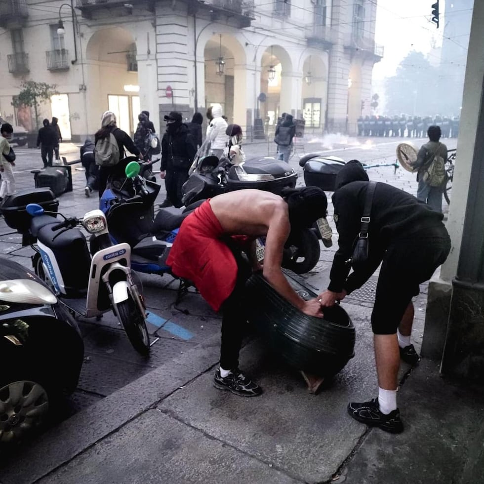 Se desatan disturbios en Milán.