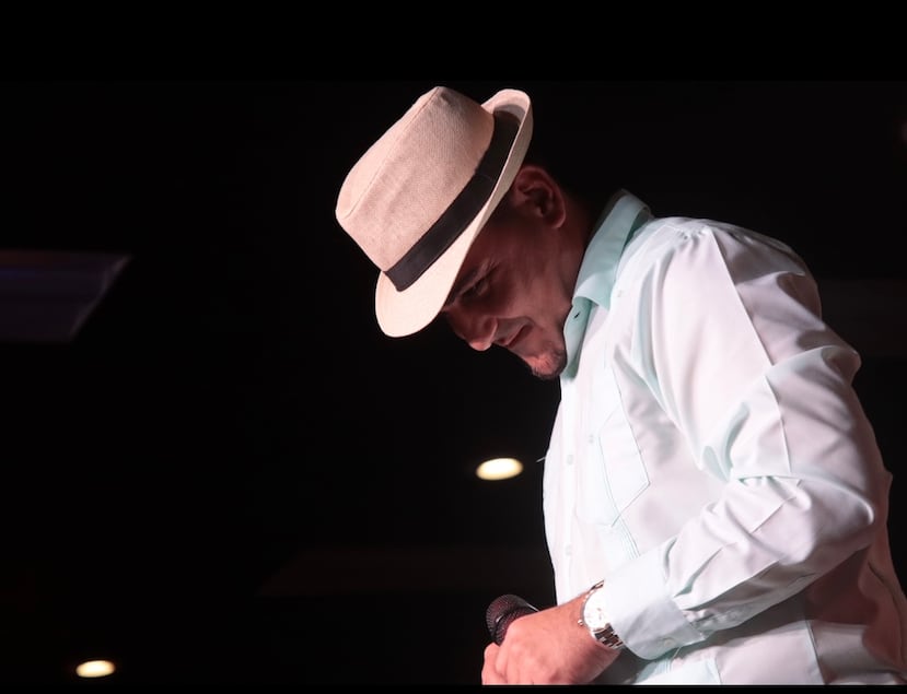 Freddy Lugo se ha consolidado como una de las voces más auténticas y versátiles de la nueva generación de intérpretes cubanos y caribeños.