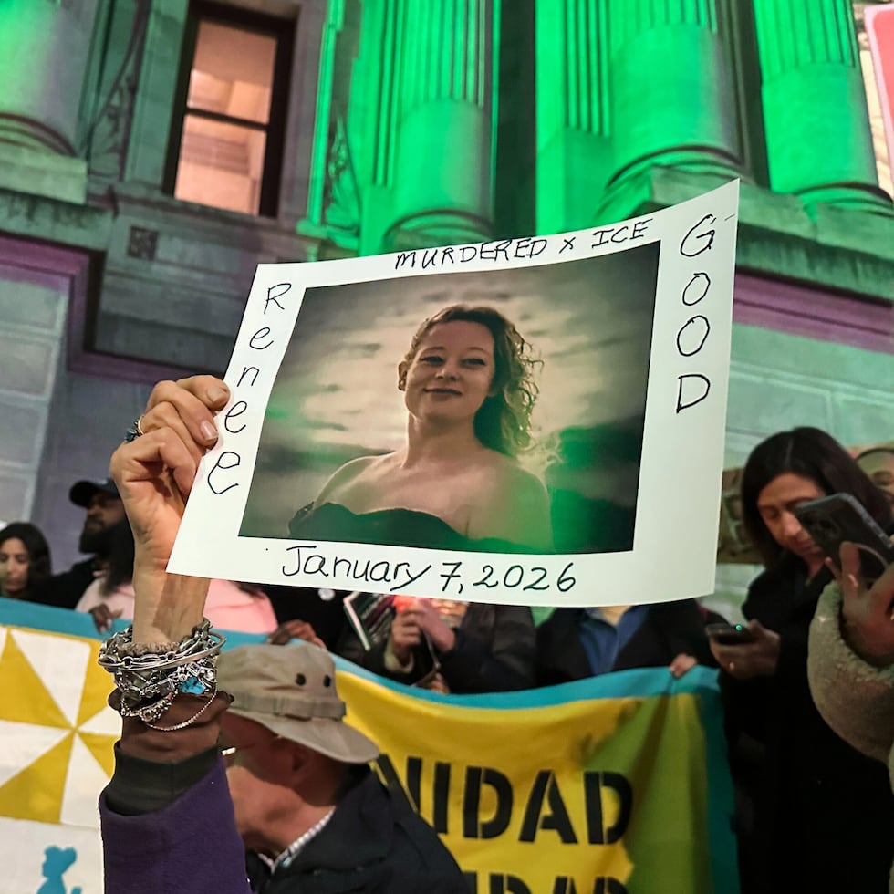 Trump promulgó el martes un paquete de financiamiento de 1.2 billones de dólares que deja al Departamento de Seguridad Nacional financiado solo por dos semanas, lo que anticipa un enfrentamiento sobre la agenda migratoria de su Administración.