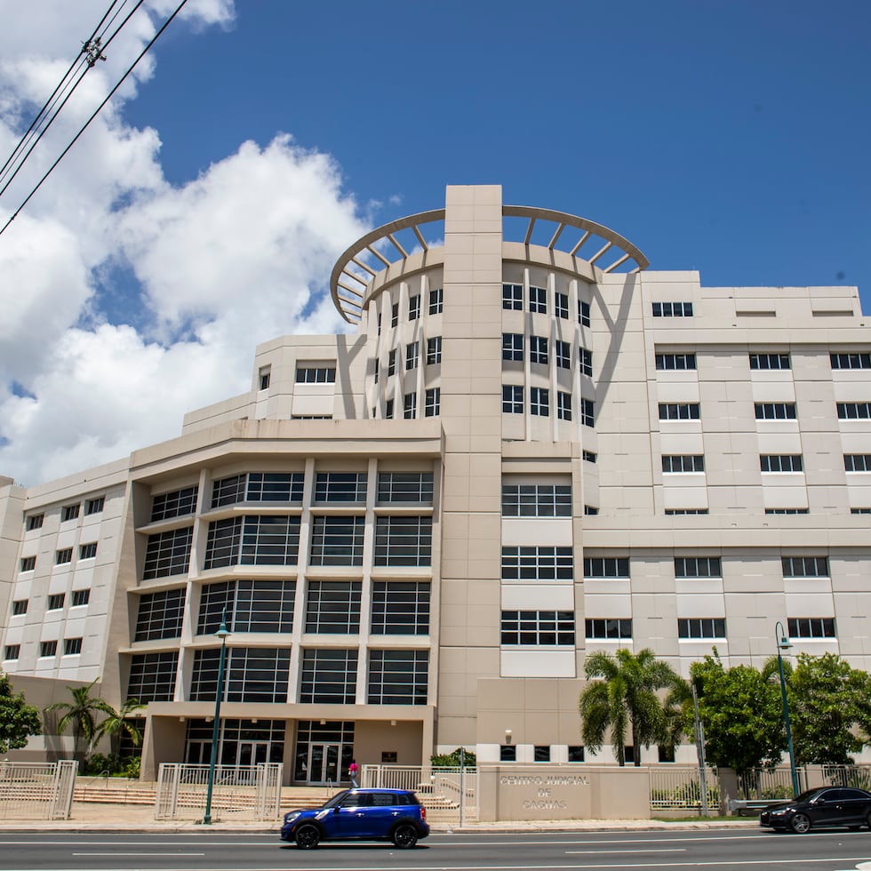 El individuo de 23 años fue citado para comparecer a la 1:30 de la tarde ante un magistrado para el proceso de presentación de denuncias en su contra en el Tribunal de Caguas.