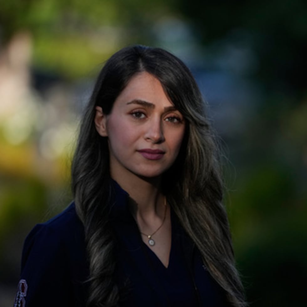 La doctora Zahra Shokri Varniab posa para una foto el viernes 1 de mayo de 2026, en Palo Alto, California.