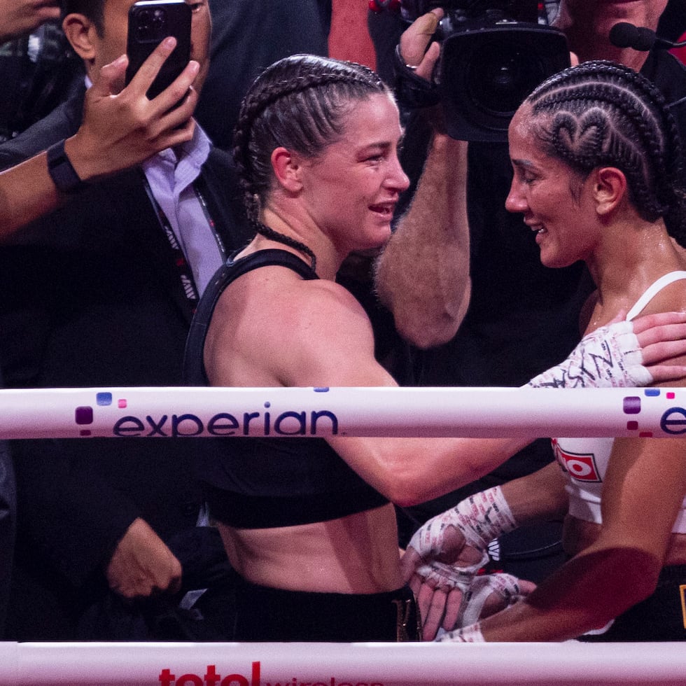 Katie Taylor, a la izquierda, venció en sus tres peleas a Amanda Serrano.