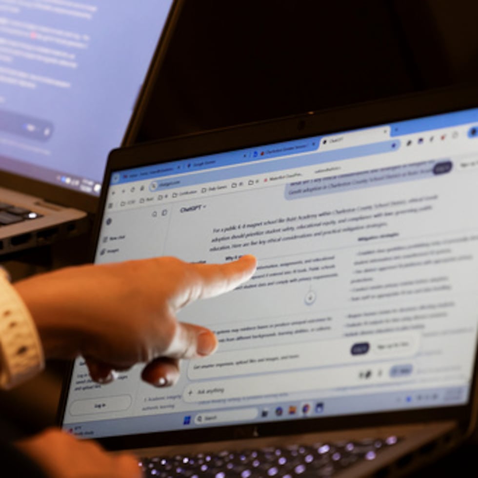 La inteligencia artificial (IA) se expresa con claridad y seguridad, aunque puede ocultar información incompleta, supuestos equivocados o una lectura superficial, explica Valda.