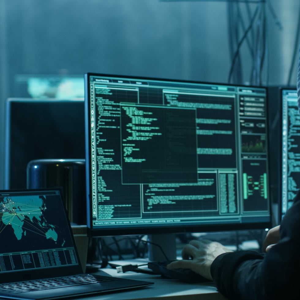 Urge establecer reglas claras contra la desinformación digital y mecanismos para proteger las campañas, señala Cirilo Tirado