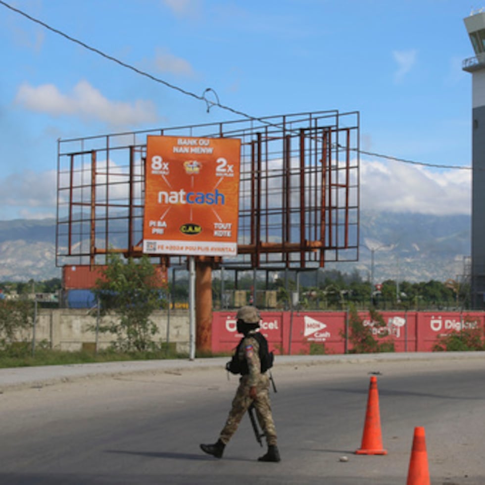 El número de desplazados por la violencia y la inestabilidad en Haití alcanzó “niveles sin precedentes”, con más de 1.4 millones de personas obligadas a abandonar sus hogares este año, la cifra más alta jamás registrada en el país, de acuerdo con un balance publicado en octubre por la Organización Internacional para las Migraciones (OIM).