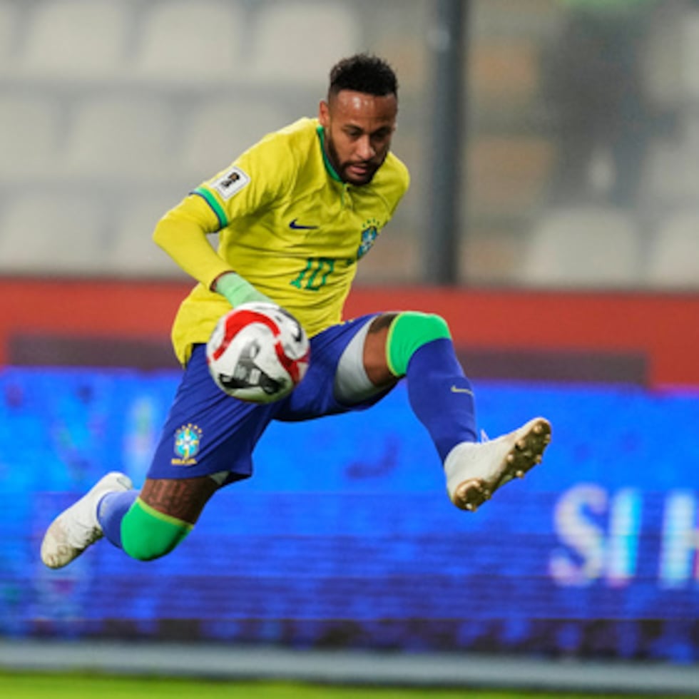 Neymar, de 34 años, tiene una lesión en la pantorrilla.