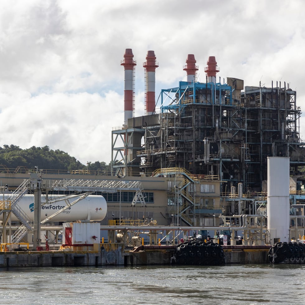 New Fortress Energy asked the Energy Bureau to hold a technical hearing to discuss, among other matters, the implementation of the regulatory agency’s resolutions.