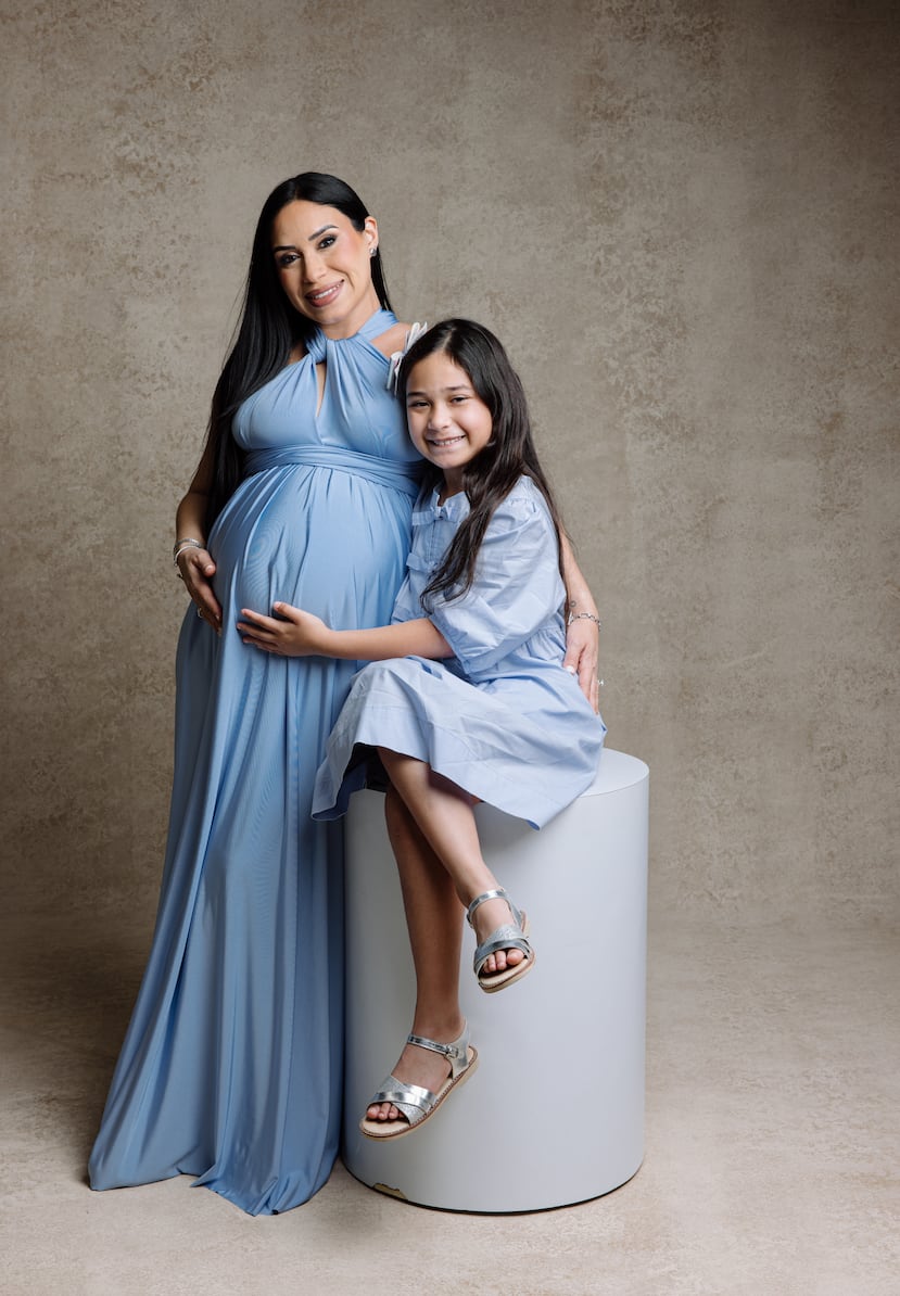 Zureisadai Durán, Marketing Manager de USIC, con Azharel y Amir Ulises.