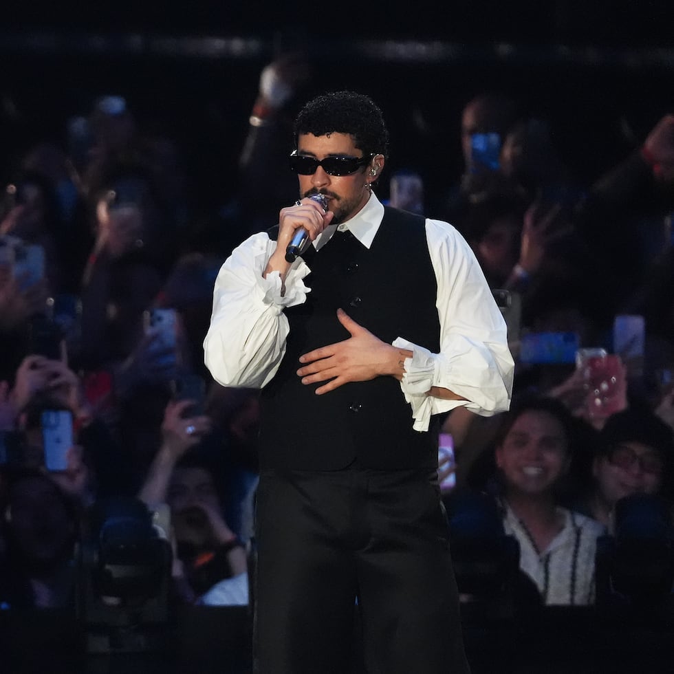 Bad Bunny envío ayuda al país latinoamericano.