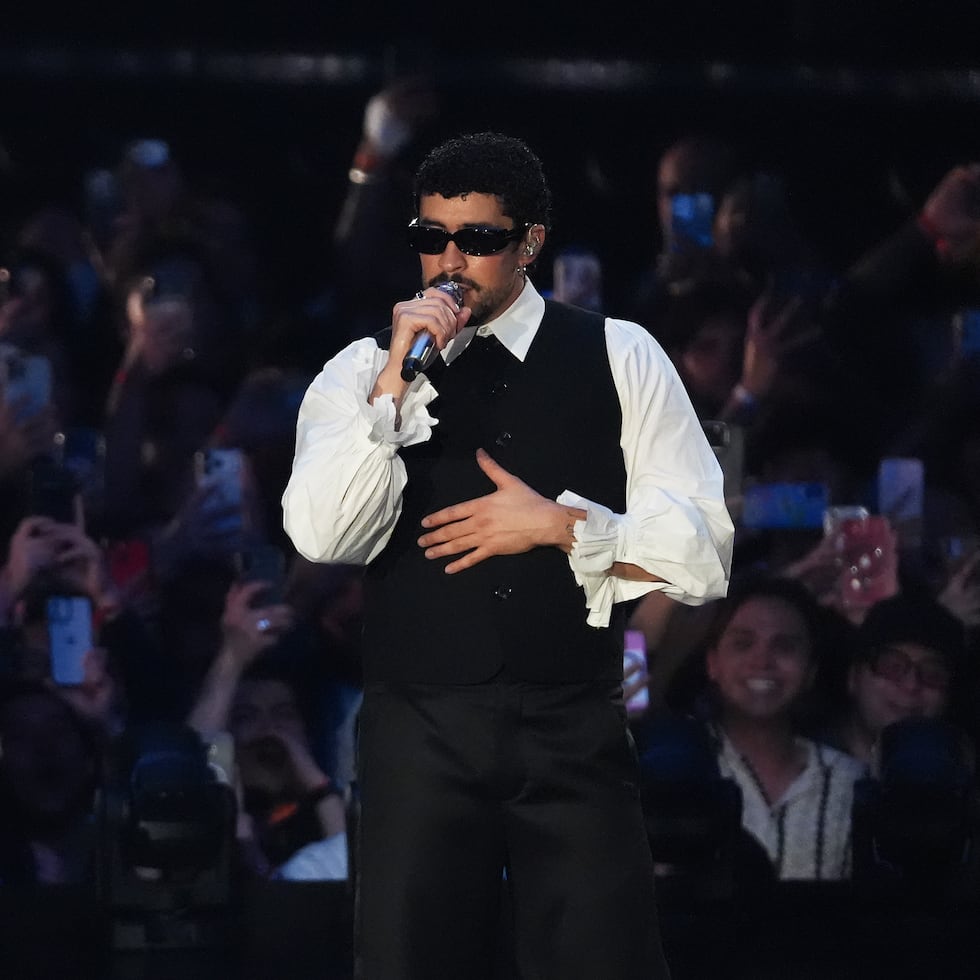 Bad Bunny added to his Venezuelan followers: “You are a very brave and strong nation, and I know you will be able to overcome this.”