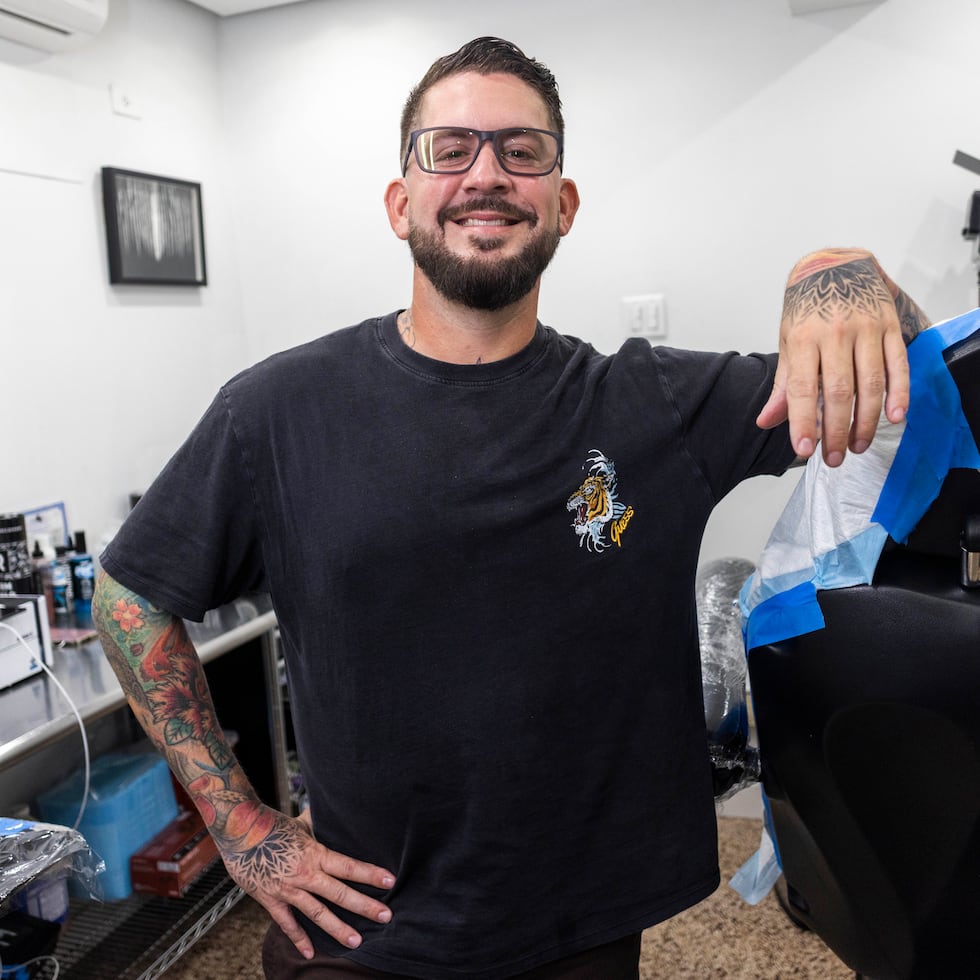 El artista local Juan Salgado decidió integrar la anestesiología como alternativa para aliviar el dolor durante la aplicación de los tatuajes.