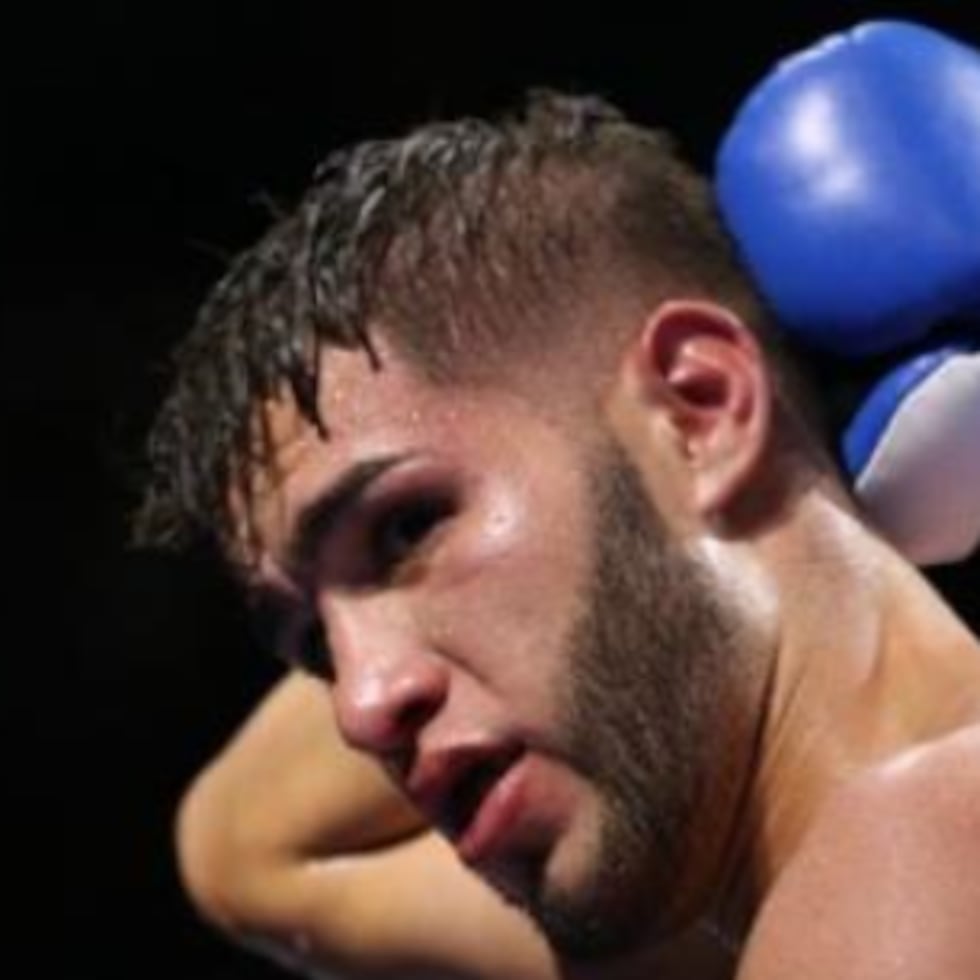 Prichard Colón recibió múltiples golpes ilegales en la nunca en el combate ante Terrel Williams.