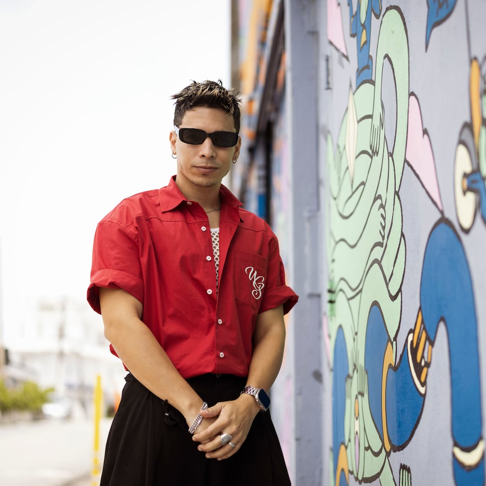 El cantautor puertorriqueño Christian Pagán lanzó su nuevo proyecto discográfico "Del otro lado", compuesto por seis temas.