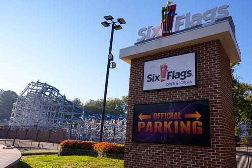 Tragedia en Six Flags: un hombre muere al salir expulsado de una montaña rusa