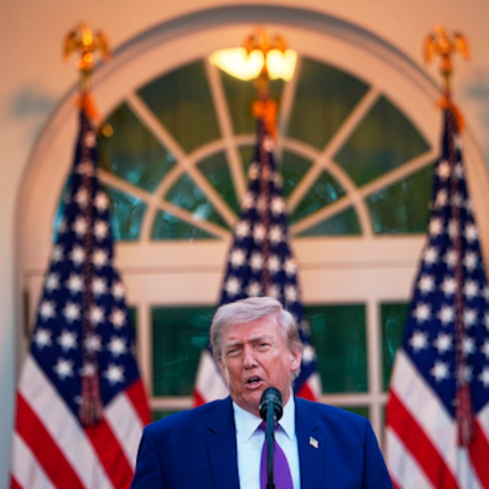 Trump parte de Washington rumbo a Pekín para reunirse con Xi Jinping
