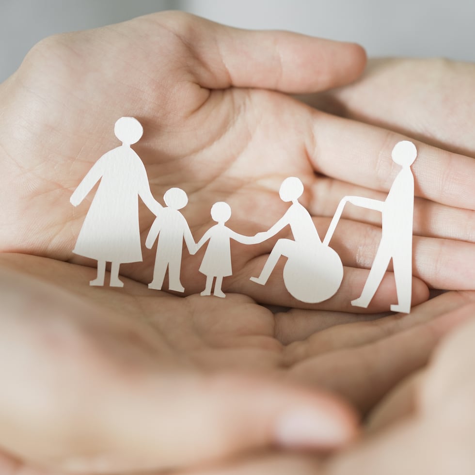 Si realmente nos preocupa el bienestar familiar, miremos hacia donde duele: la precariedad económica, el costo de vida, el estrés, la violencia interpersonal, el desempleo, la migración forzada y la falta de políticas que apoyen a cuidadores, dice José Montañez