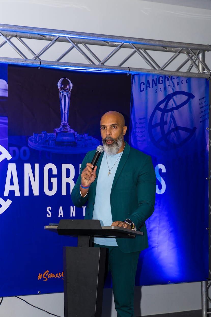Fernando Casablanca, dirigente de las Cangrejeras de Santurce.