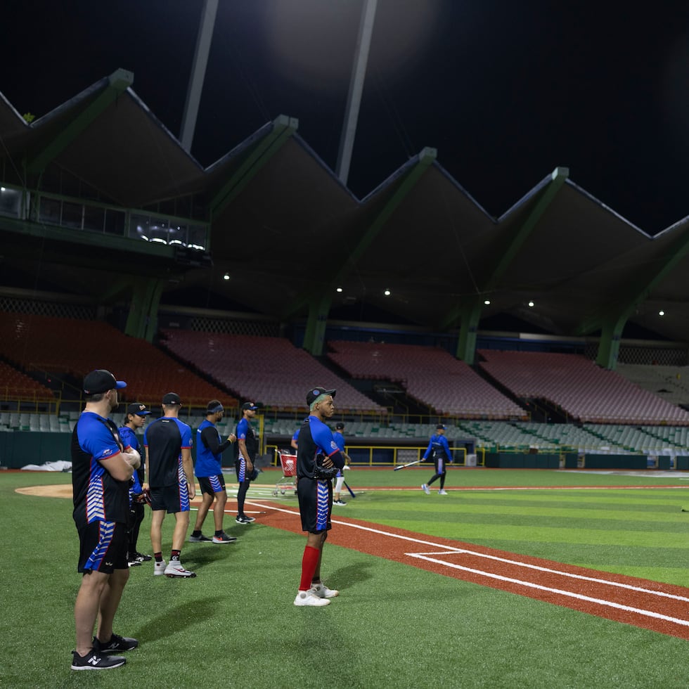 Aunque el terreno de juego y otros detalles como la nueva pizarra son trabajos que se completaron, todavía faltan mejoras en la estructura del estadio, que afectan a jugadores y fanáticos de los Senadores y de los Cangrejeros.
