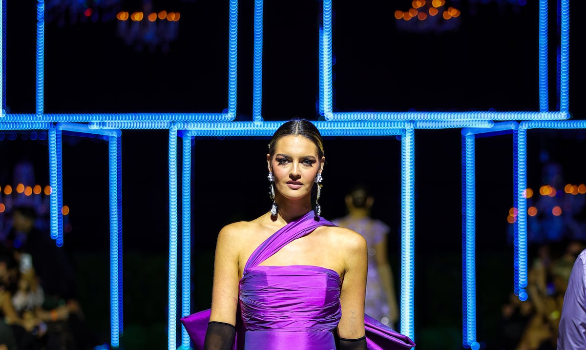 La “noche mágica” en que Miss Venezuela desfiló en el Choliseo junto a su madre
