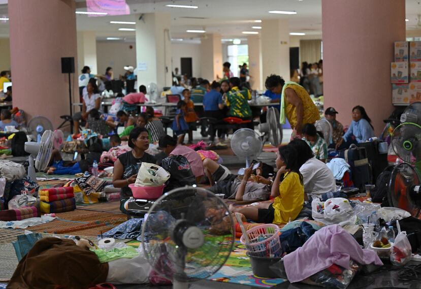 Tailandeses evacuados por el conflicto con Camboya.
EFE/EPA/KAIKUNGWON DUANJUMROON