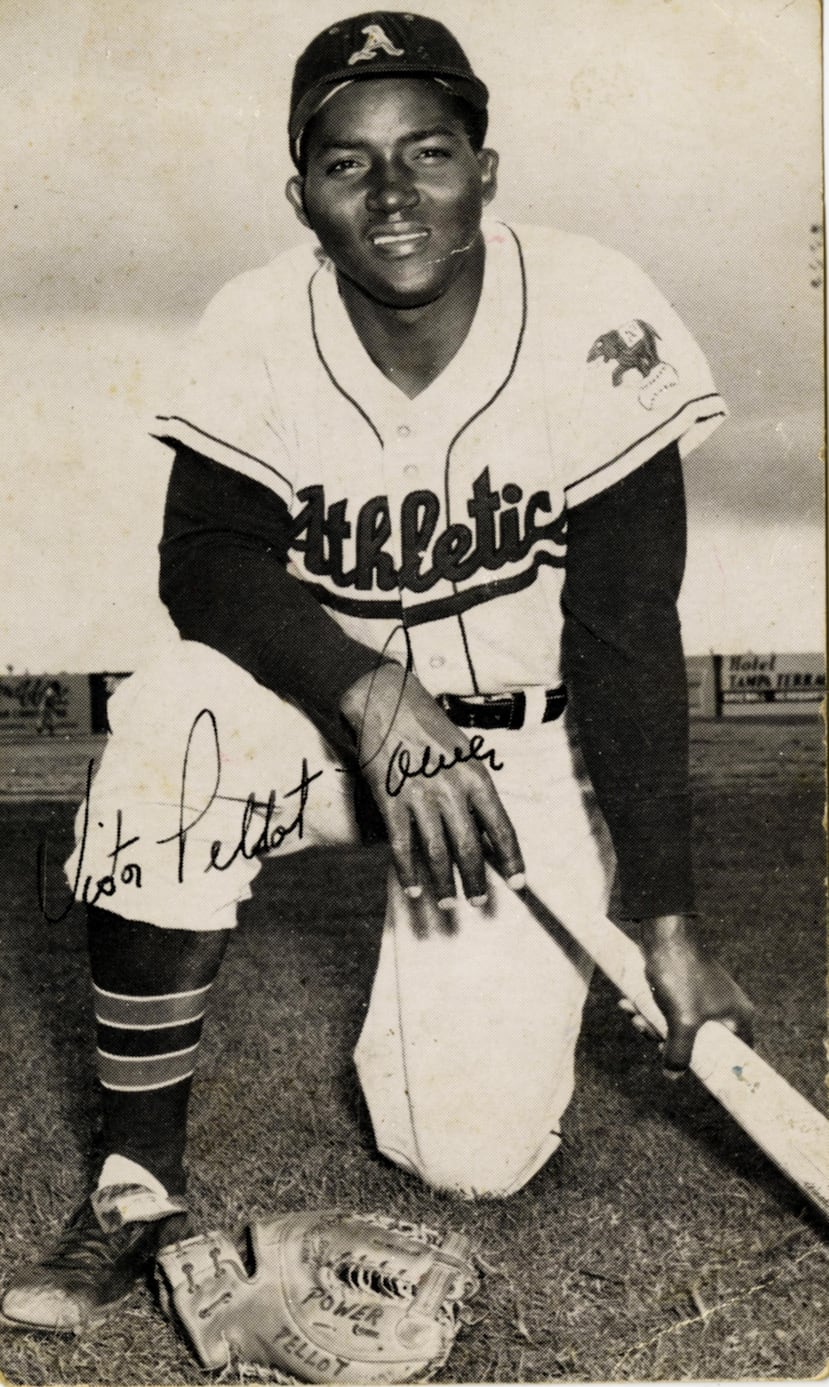 Víctor Pellot Power ganó siete Guantes de Oro.