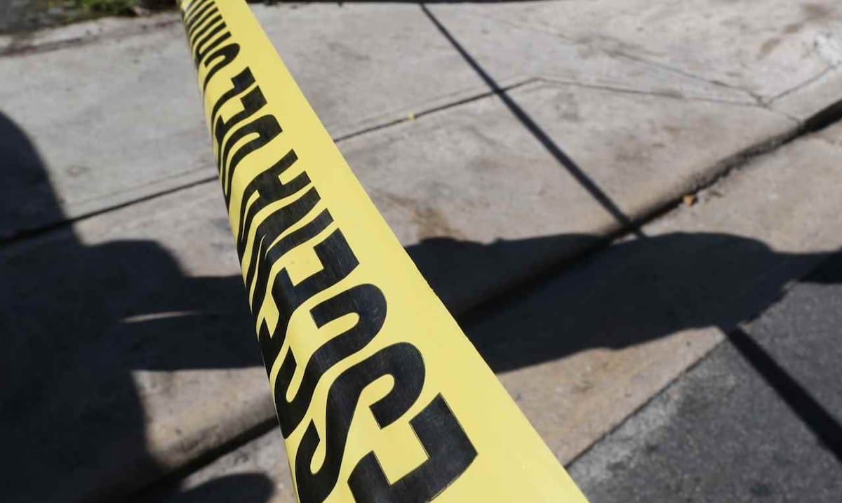 Encuentran cadáver de mujer en residencia abandonada en Arecibo