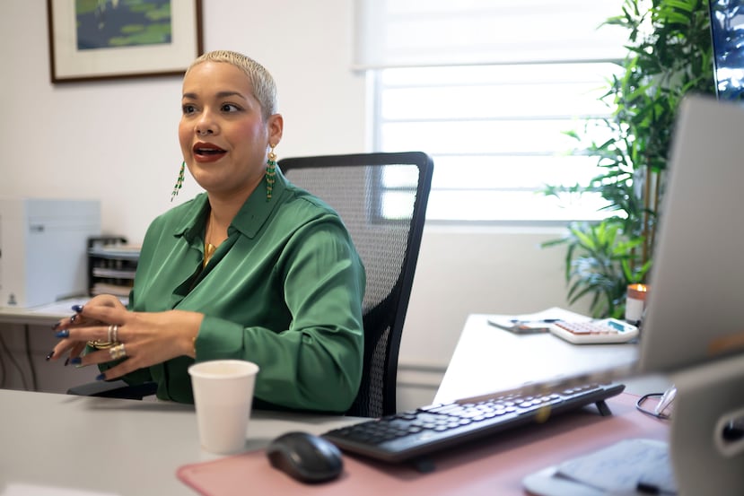 La trabajadora social Suzette Álvarez insistió en que buscar ayuda para el manejo de emociones “demuestra responsabilidad y cuidado por tu gente”.