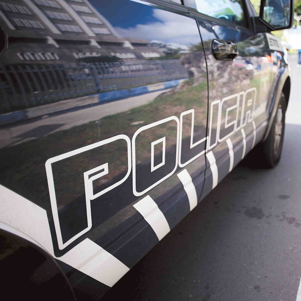 De acuerdo con el informe, los asaltantes se apropiaron de la llave del auto del agente, en cuyo interior se encontraba todo su equipo de trabajo.