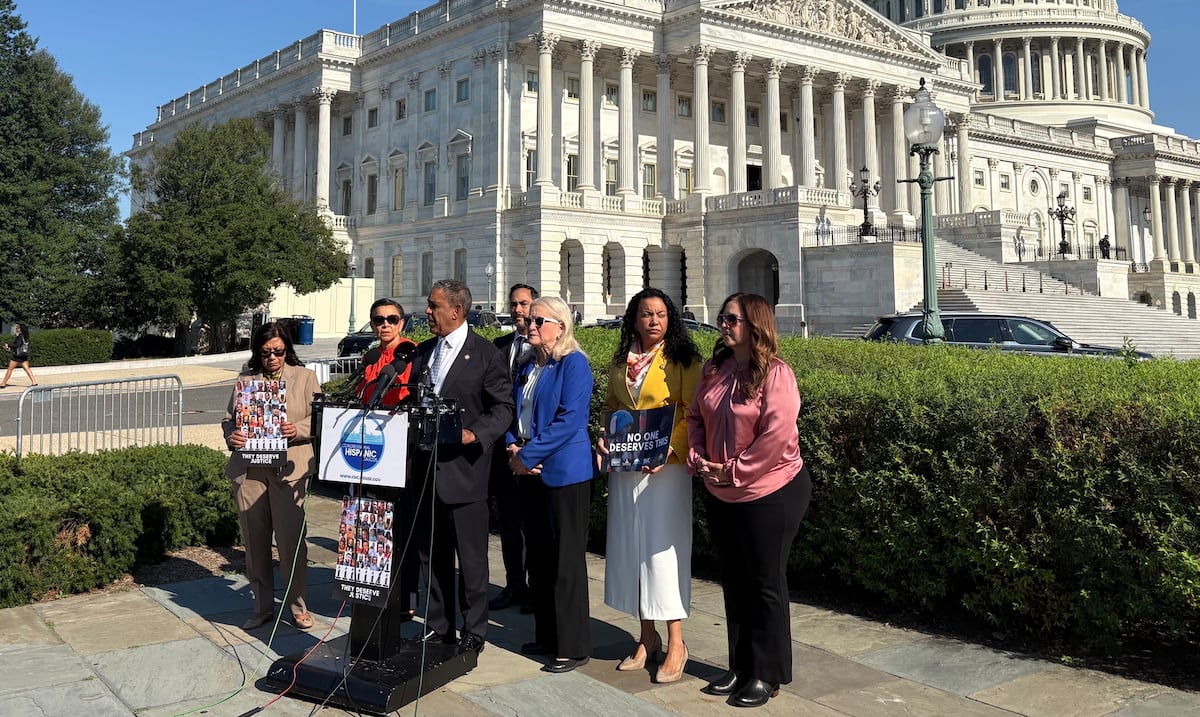 Caucus Hispano del Congreso: “Estados Unidos tiene que indignarse” por muertes a manos de agentes de inmigración