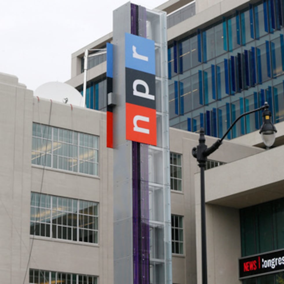El acuerdo, anunciado a última hora del lunes, resuelve parcialmente una disputa legal en la que NPR acusó a la Corporation for Public Broadcasting de ceder a las presiones del presidente Donald Trump para recortar su financiación.