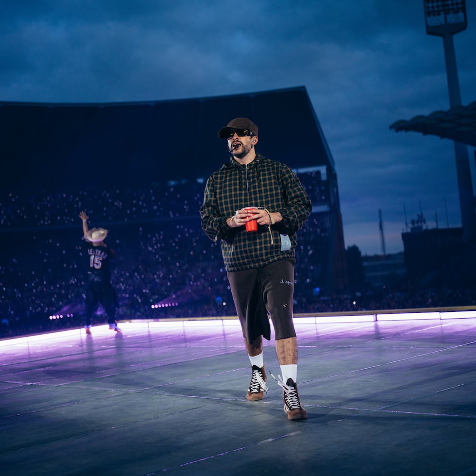 Bad Bunny culminó en Bruselas la gira mundial de DeBÍ TiRAR MáS FOToS ante unas 50,000 personas reunidas en el estadio Rey Balduino.