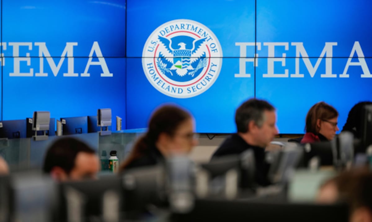 Grupo asesor de Donald Trump propone reducir FEMA a la mitad y transferir liderato a gobiernos locales