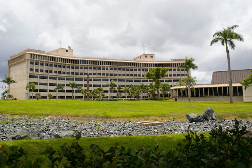 San Juan, July 25, 2018 - MA - PHOTOS to illustrate a story about a hearing by Magistrate Judith Dein regarding the budget to be implemented, whether the one certified by the Fiscal Oversight Board or the one approved and signed by Governor Ricardo Rossell. IN THE PHOTO a view of the facade of the Federal Court.
PHOTO BY: tonito.zayas@gfrmedia.com
Ramon " Tonito " Zayas / GFR Media