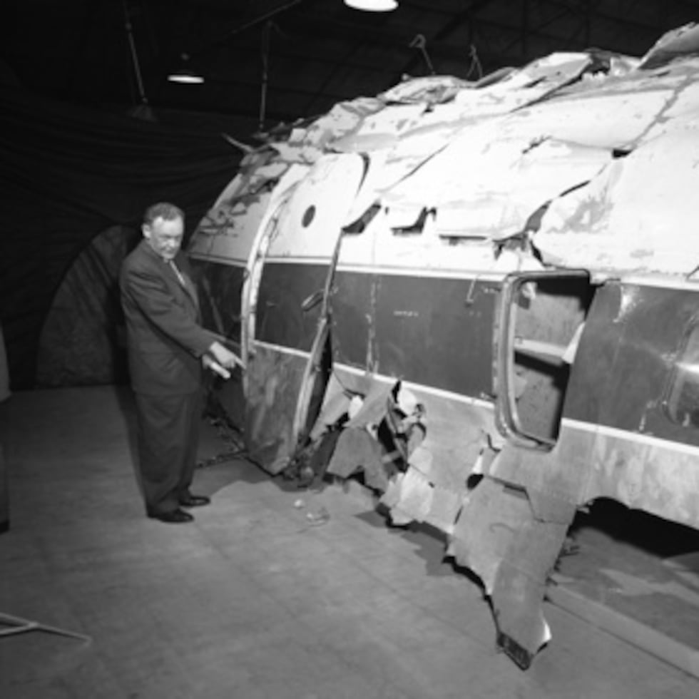 Avión de United Airlines, reconstruido tras sabotaje en 1955.