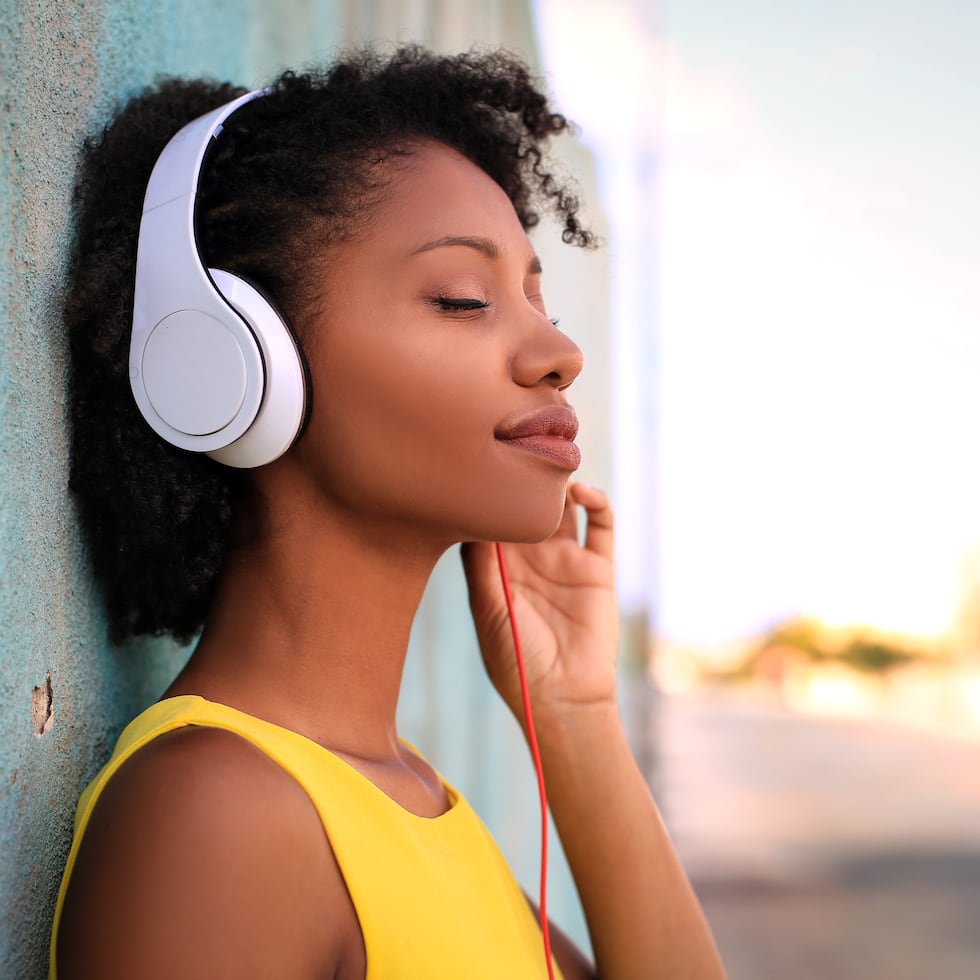 Escuchar tu música preferida te puede ayudar a calmar la ansiedad.