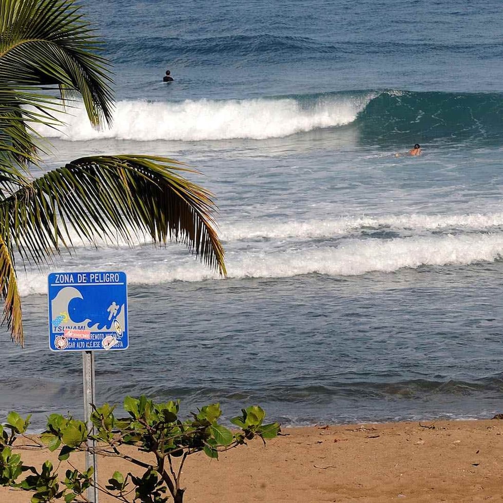 Dentro del área de peligro de tsunami, residen alrededor de 215,000 personas en Puerto Rico.