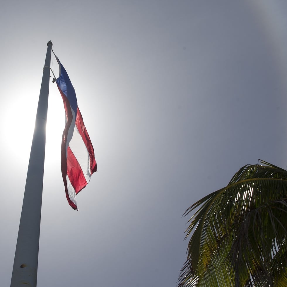 Por otro lado, se mantiene un riesgo moderado de corrientes marinas para la costa norte.