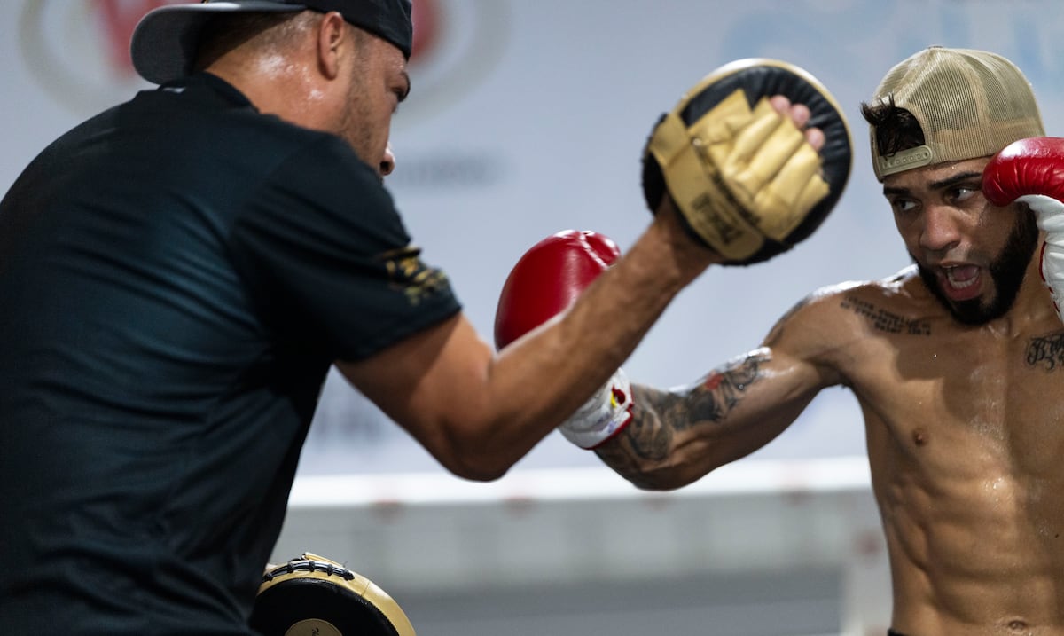 Defensa mundial de Óscar Collazo en suspenso por problema de visa de su oponente