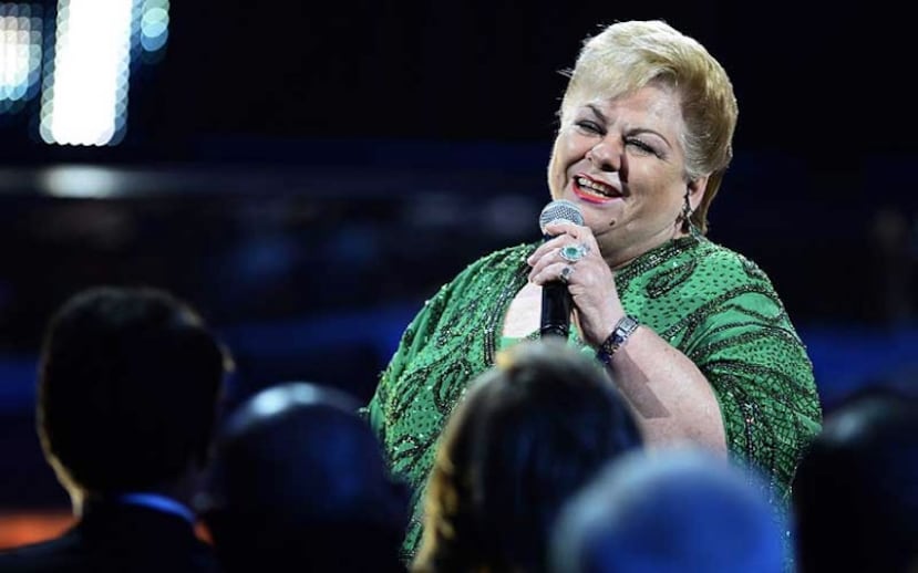 La cantante mexicana Paquita la del Barrio interpretó "Romeo Y Su Nieta" durante la ceremonia. (EFE/Paul Buck)
