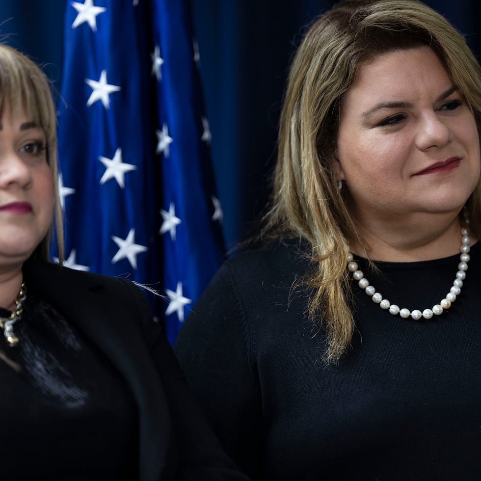 Sobre estas líneas, Ciary Pérez Peña, secretaria de la Vivienda, y la gobernadora Jenniffer González, en una foto de archivo.