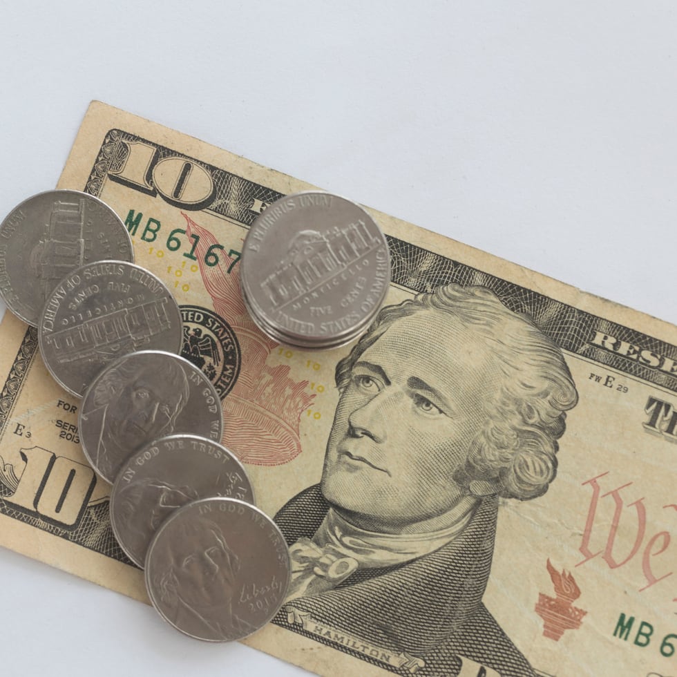 El primer aumento dispuesto por la Ley 47, a $8.50 la hora, fue efectivo el 1 de enero de 2022. Para el 1 de julio de 2023, aumentó a $9.50 la hora y, el 1 de julio de 2024, incrementó a $10.50 la hora.